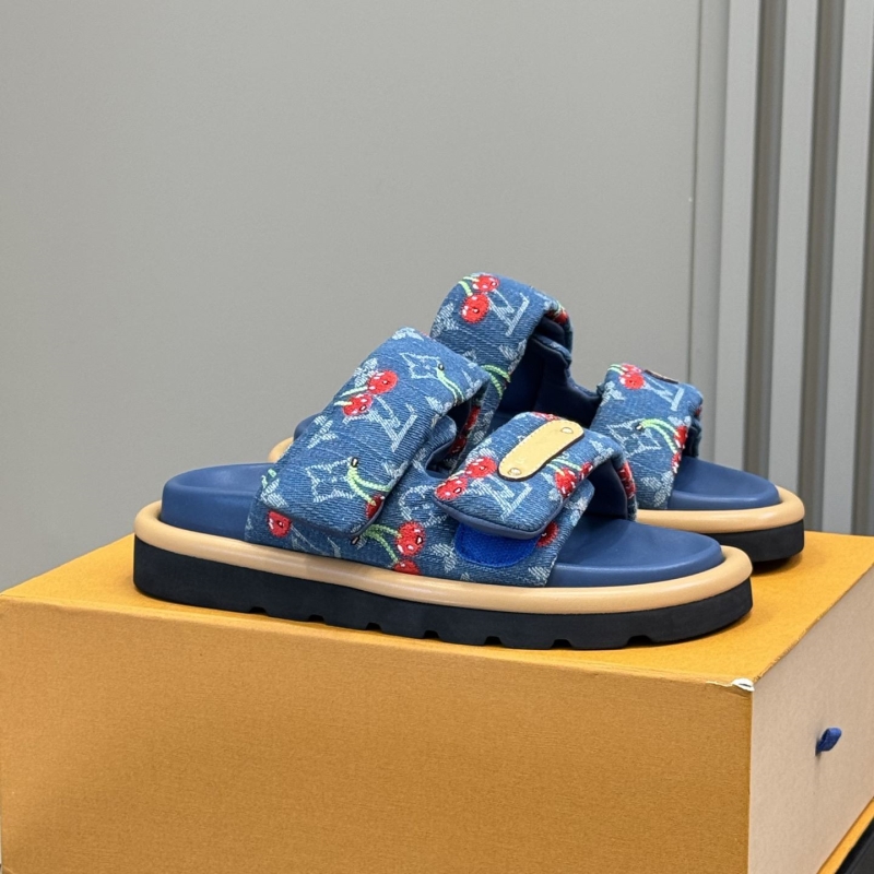 l0vis Vvtt0n slippers